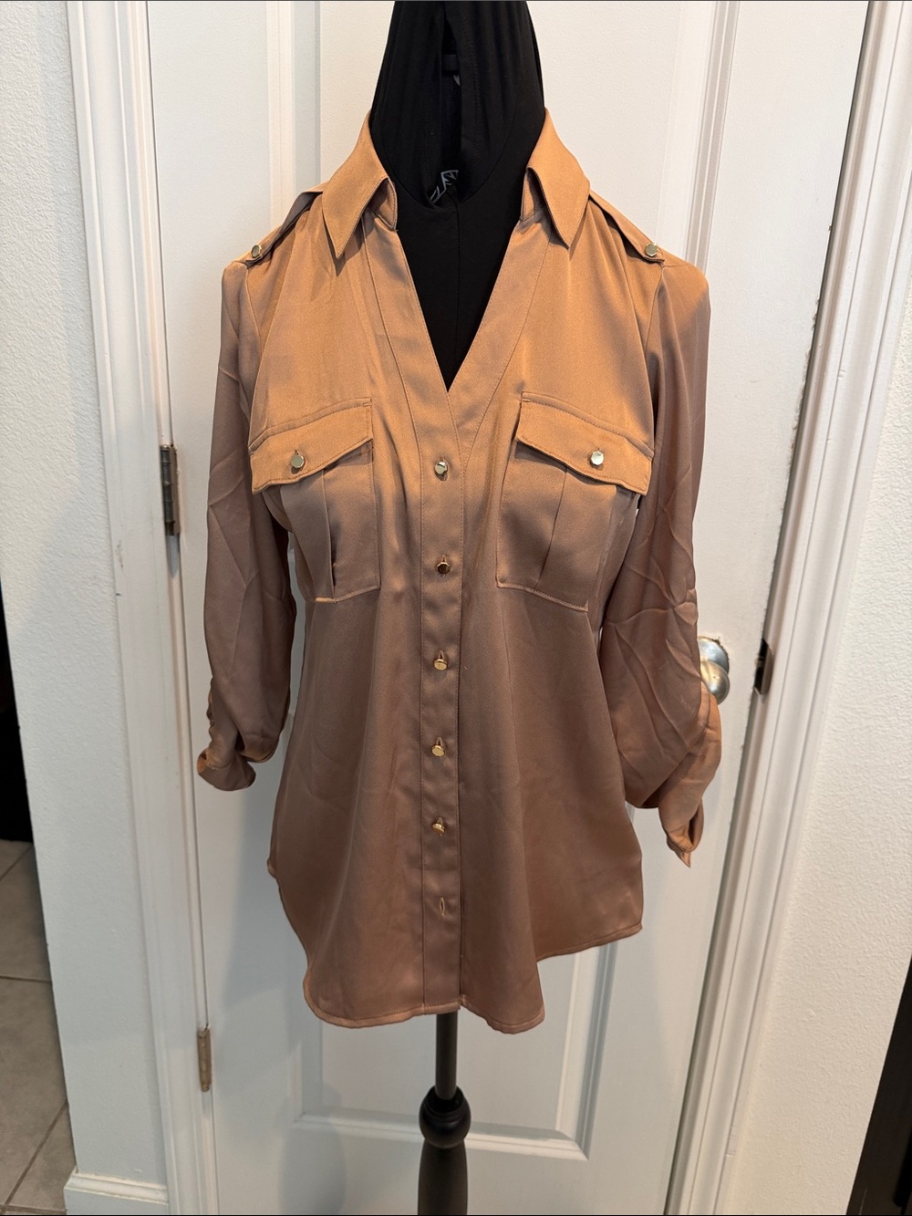 Express - Satin Utility Button-Front Shirt in Gold/Tan